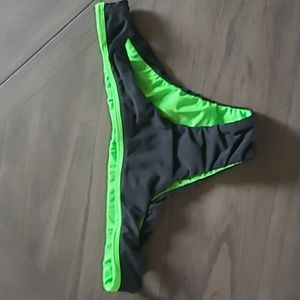 Jolyn Manhattan bikini, cheaky bottom, L